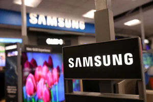 SAMSUNG FLAGS JUMP IN QUARTERLY PROFIT