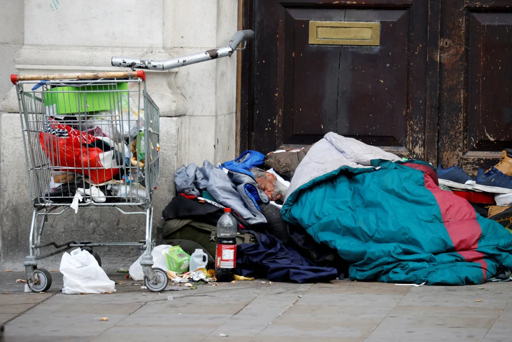 HOMELESS PEOPLE IN THE UK TO GET BANK ACCOUNTS