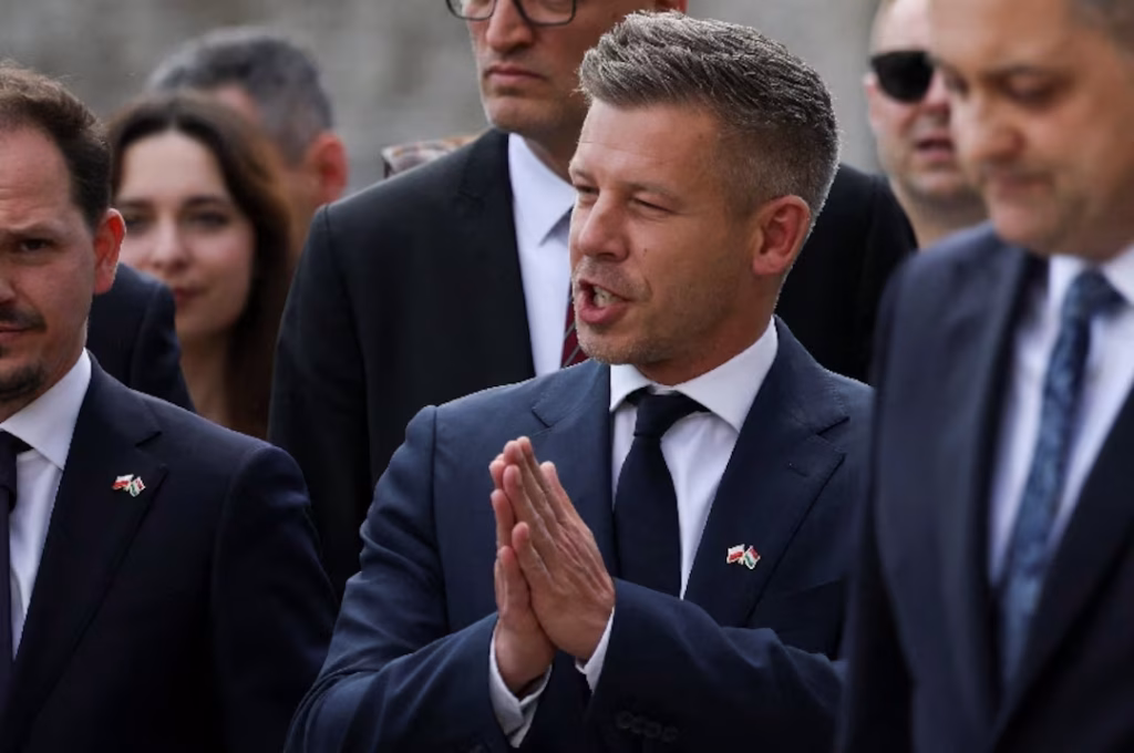 HUNGARY PM MAKES SYMBOLIC POLAND VISIT