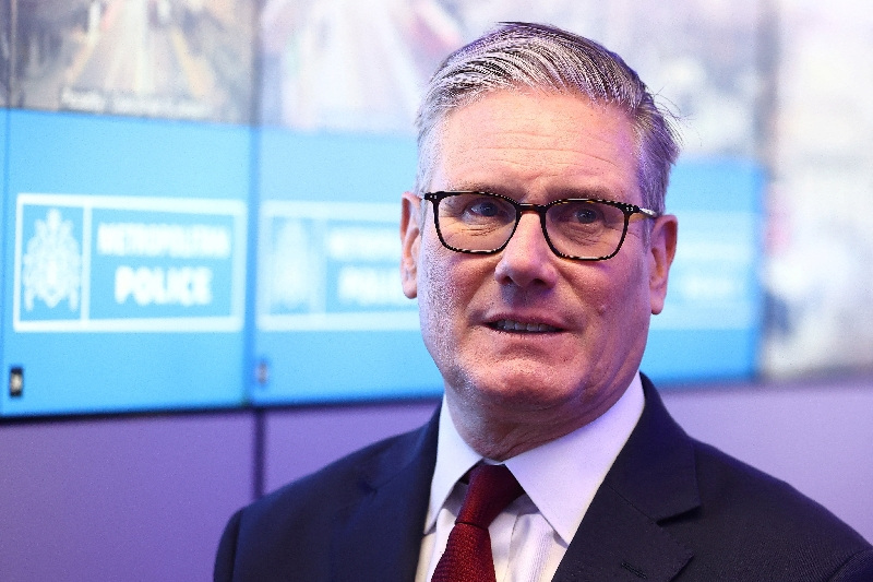 LABOUR LEADERSHIP TENSIONS GROW